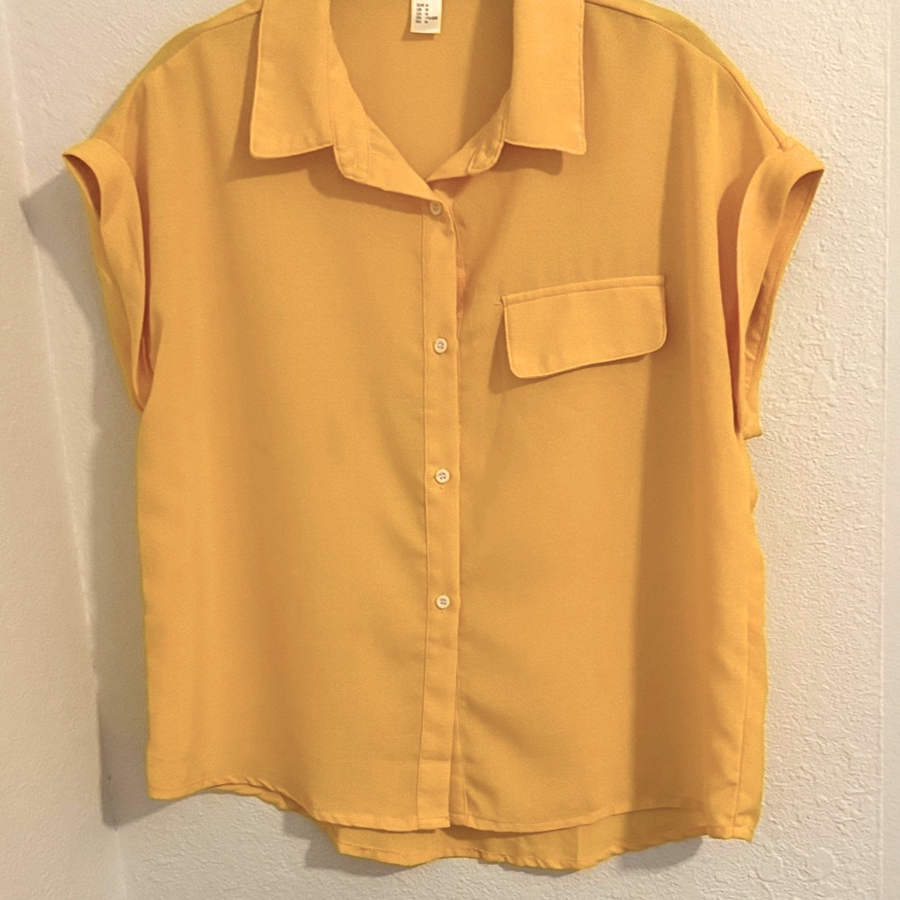 Short Sleeved Lovely Yellow Button-Up Top
